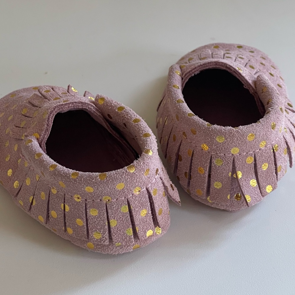 Bird Rock Baby Confetti Blush Pink and Gold Dots Moccasins Sz 6.5 Girl’s Fringe - Picture 12 of 15